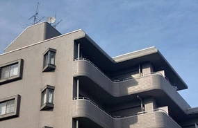 地震後に外壁タイルが剥がれる？知らないと危ない建物管理の落とし穴
